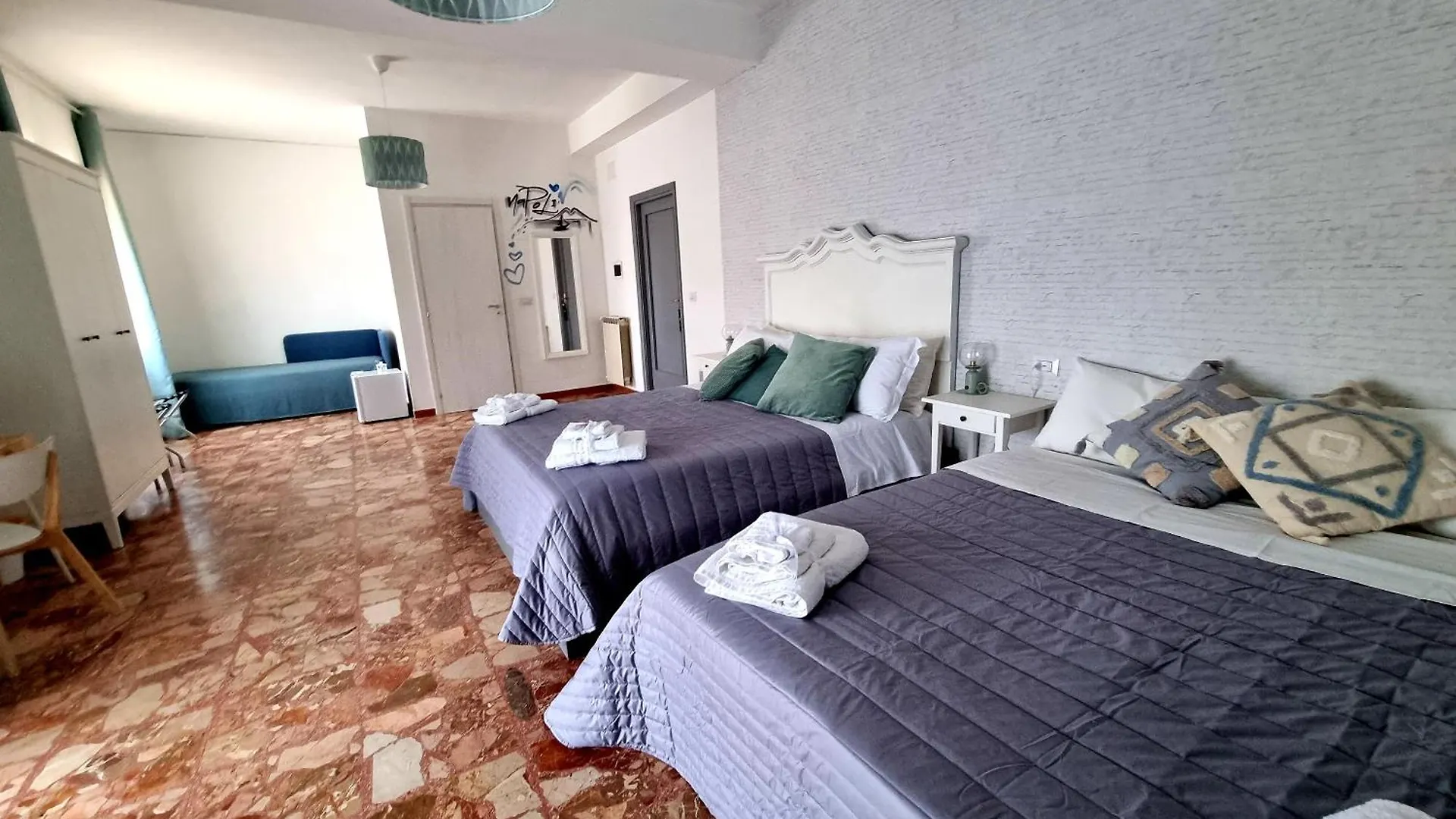 Happy In Naples Bed & Breakfast