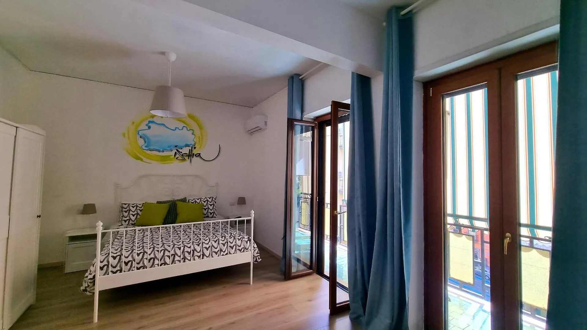 Happy In Naples Bed & Breakfast